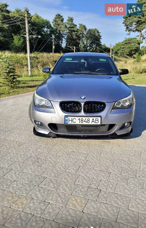 Седан BMW 5 Series 2004 в Львове