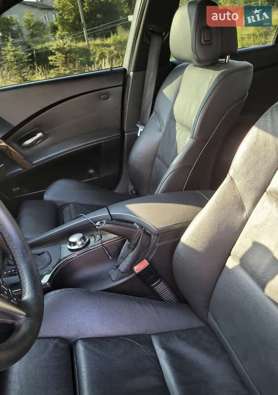 Седан BMW 5 Series 2004 в Львове