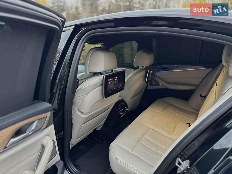Седан BMW 5 Series 2017 в Олевске