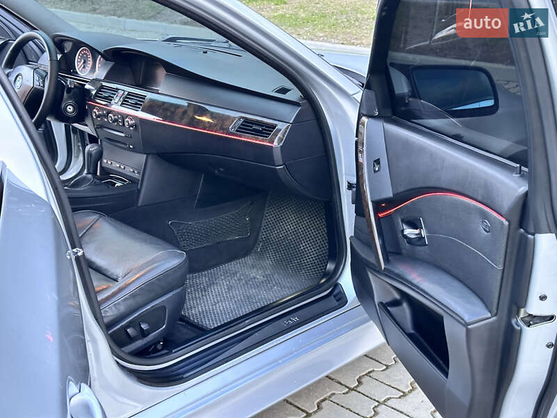 Седан BMW 5 Series 2004 в Коломые