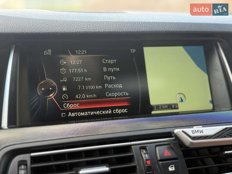 Седан BMW 5 Series 2012 в Березане