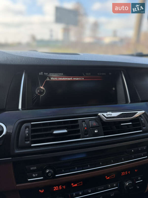 Седан BMW 5 Series 2012 в Березане