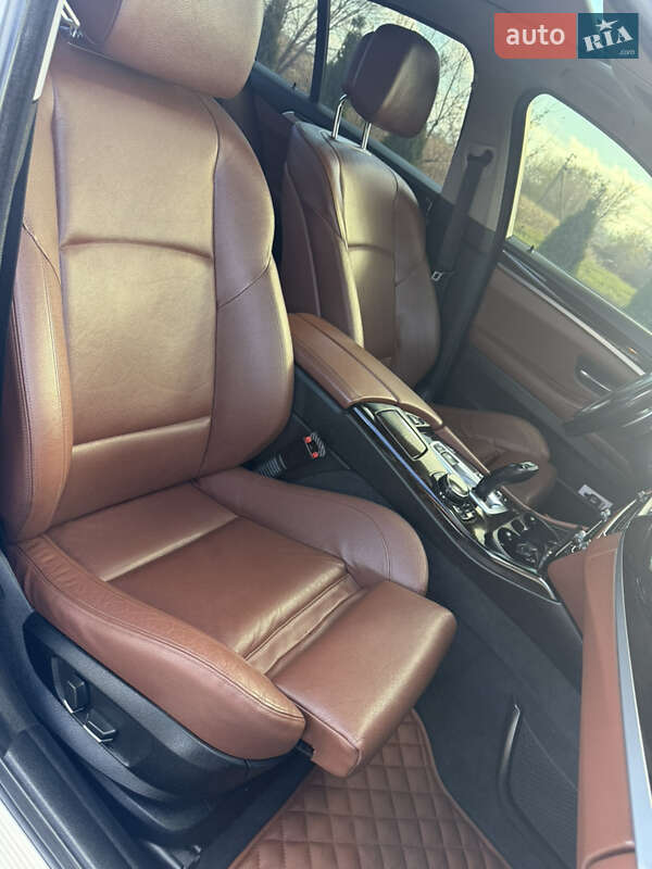 Седан BMW 5 Series 2012 в Березане