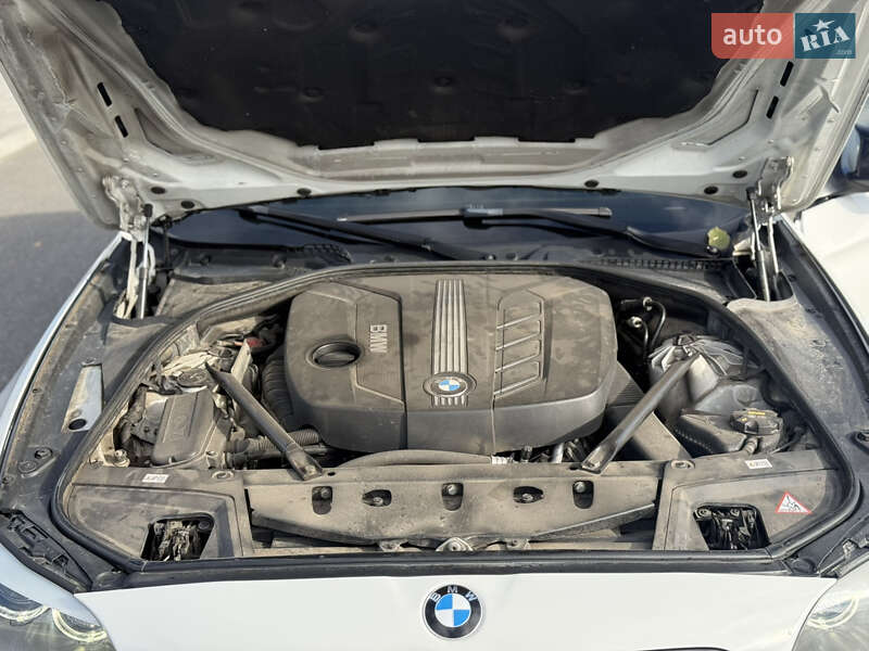 Седан BMW 5 Series 2012 в Березане