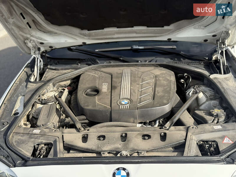 Седан BMW 5 Series 2012 в Березане