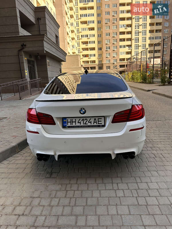 Седан BMW 5 Series 2011 в Одессе