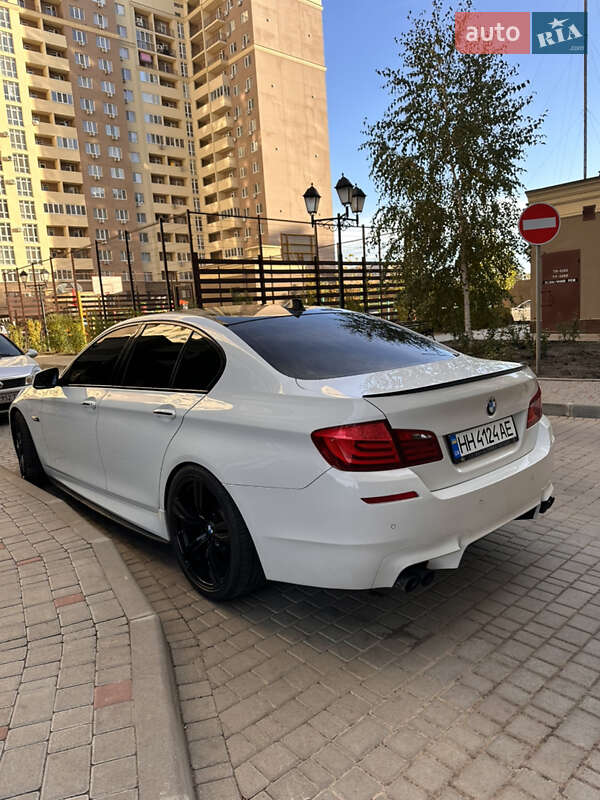 Седан BMW 5 Series 2011 в Одессе