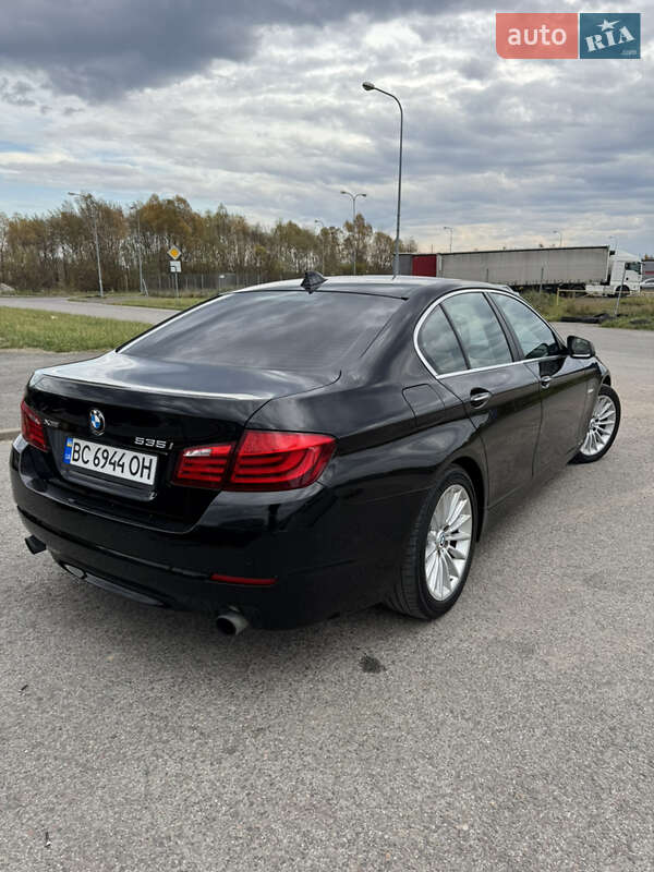 Седан BMW 5 Series 2012 в Львове