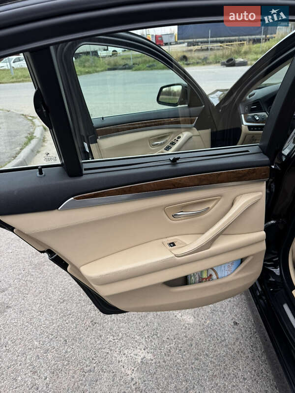 Седан BMW 5 Series 2012 в Львове