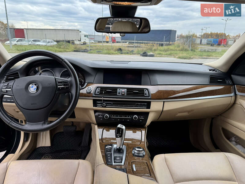 Седан BMW 5 Series 2012 в Львове