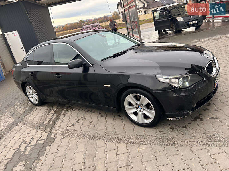 Седан BMW 5 Series 2004 в Черновцах