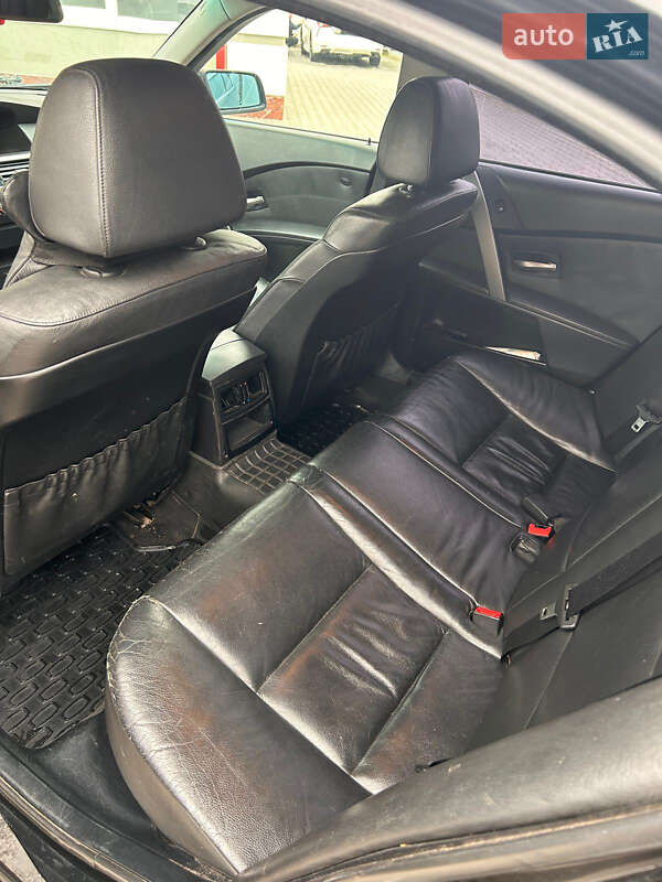 Седан BMW 5 Series 2004 в Черновцах