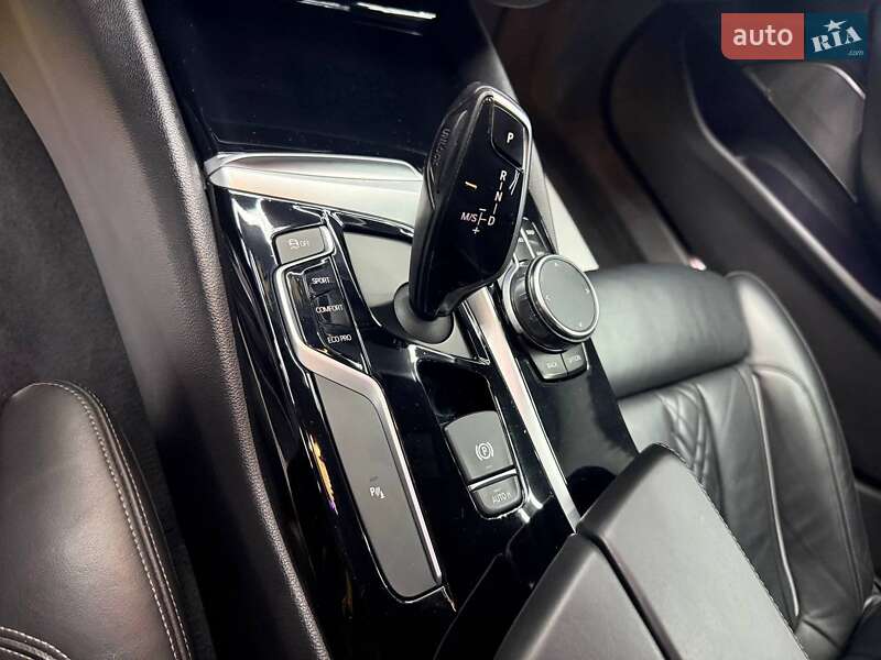 Седан BMW 5 Series 2017 в Черновцах