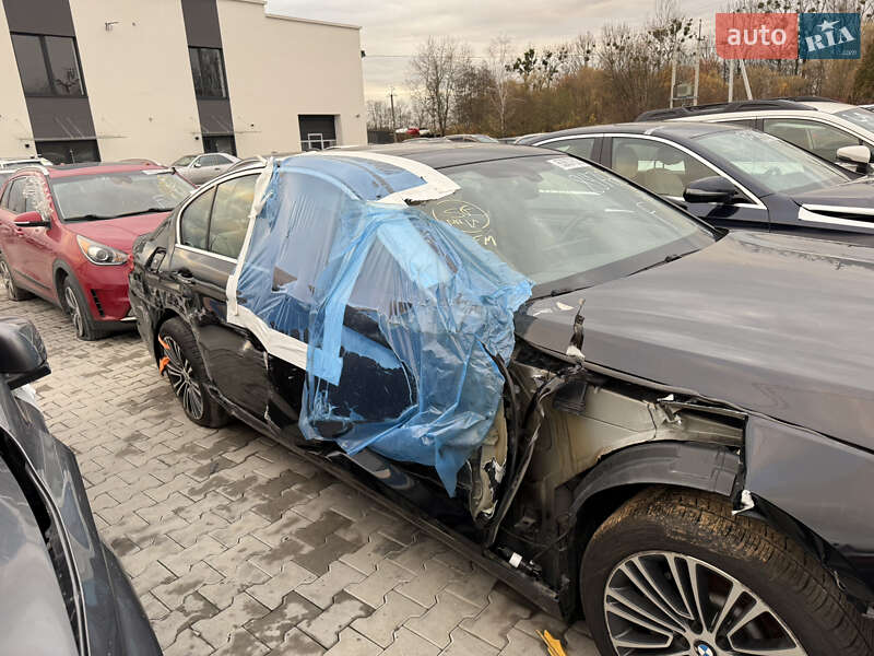 Седан BMW 5 Series 2017 в Львове