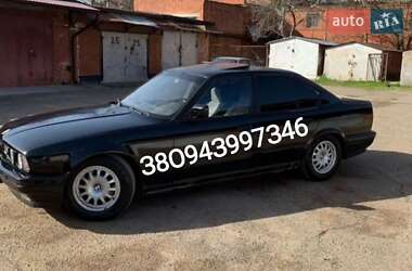 Седан BMW 5 Series 1990 в Бобровице