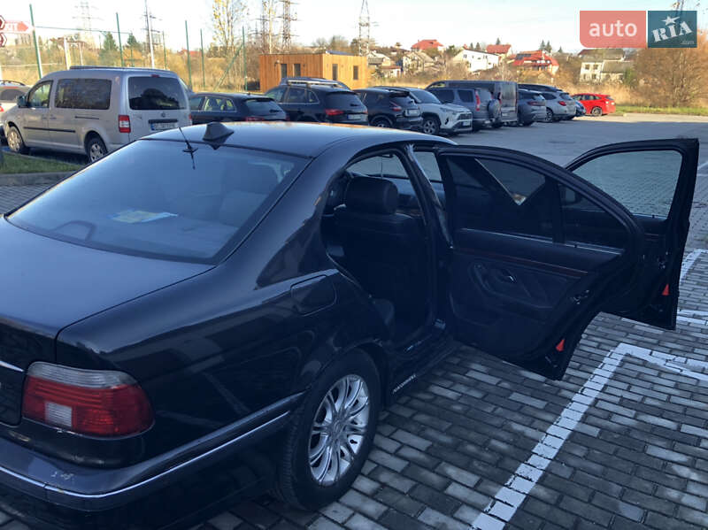 Седан BMW 5 Series 2000 в Львове