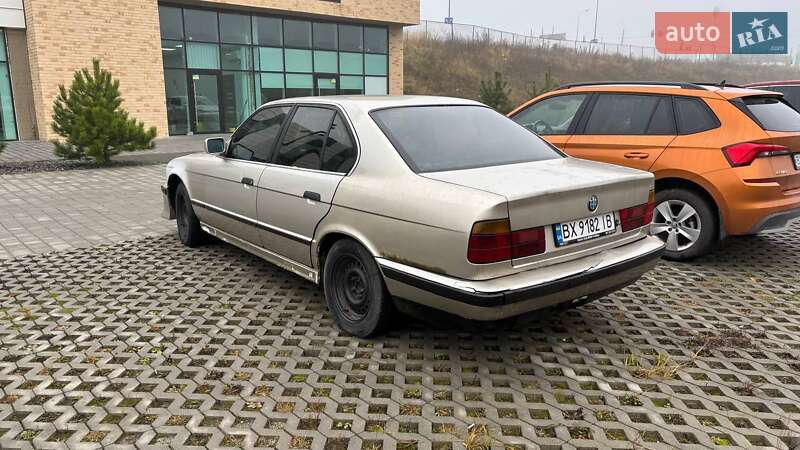 Седан BMW 5 Series 1990 в Хмельницком