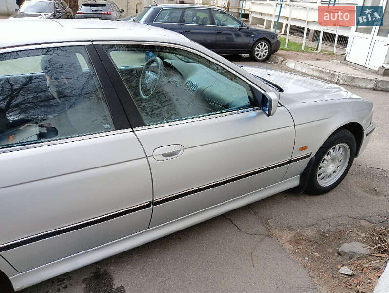 Седан BMW 5 Series 1999 в Хмельницком