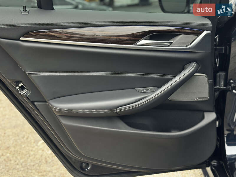 Седан BMW 5 Series 2017 в Житомире