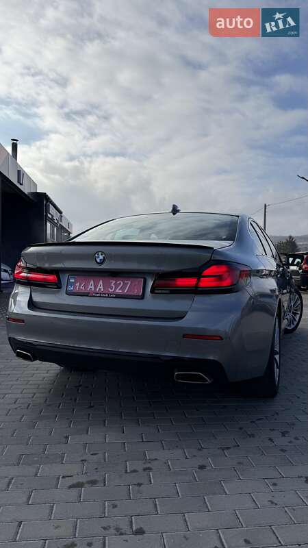Седан BMW 5 Series 2023 в Львове