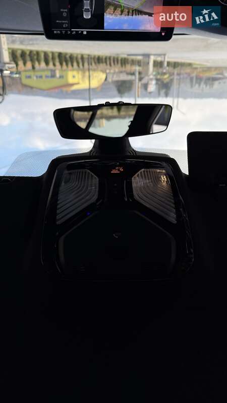 Седан BMW 5 Series 2023 в Львове