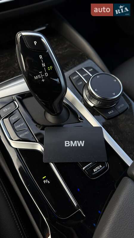 Седан BMW 5 Series 2023 в Львове