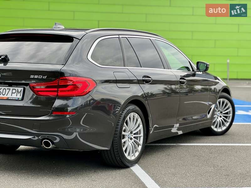 Універсал BMW 5 Series 2017 в Києві фото 20 Універсал BMW 5 Series 2017 в Києві