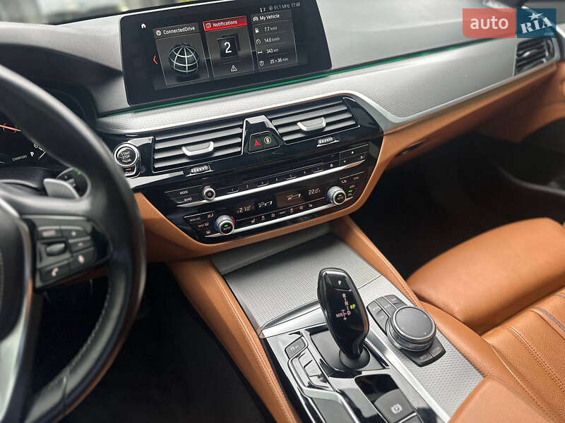 Седан BMW 5 Series 2017 в Львове