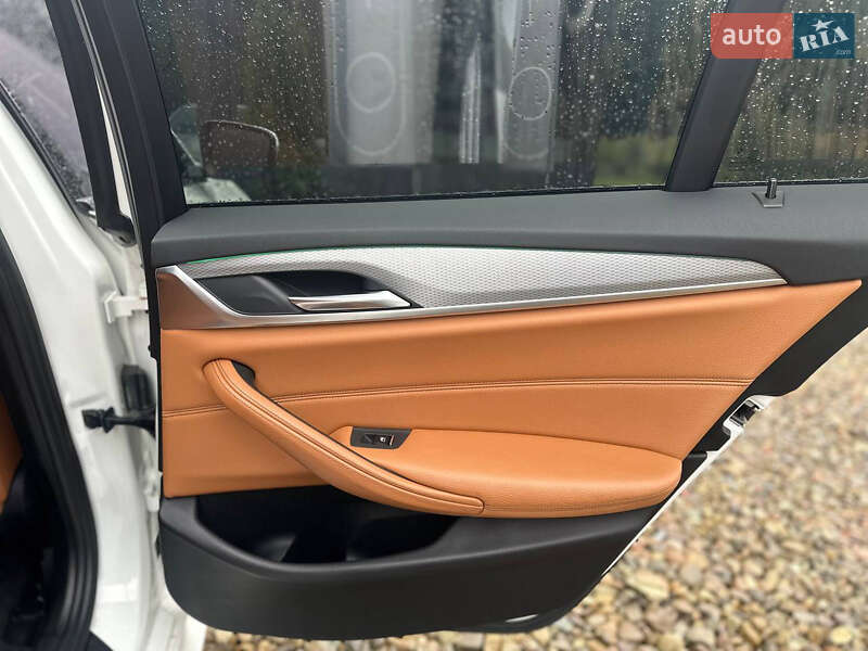 Седан BMW 5 Series 2017 в Львове