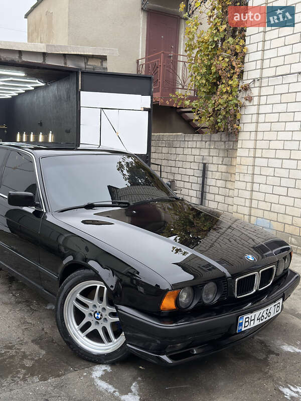 Седан BMW 5 Series 1990 в Николаеве