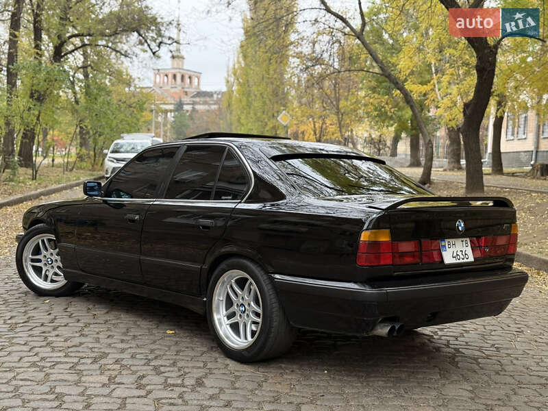 Седан BMW 5 Series 1990 в Николаеве