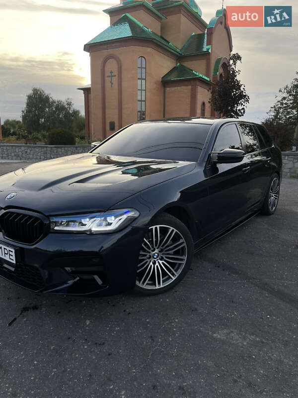 Универсал BMW 5 Series 2018 в Киеве фото 15 Универсал BMW 5 Series 2018 в Киеве