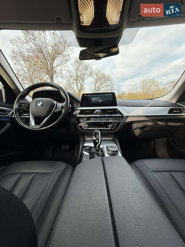 Седан BMW 5 Series 2020 в Житомирі