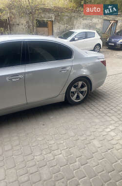 Седан BMW 5 Series 2004 в Львові