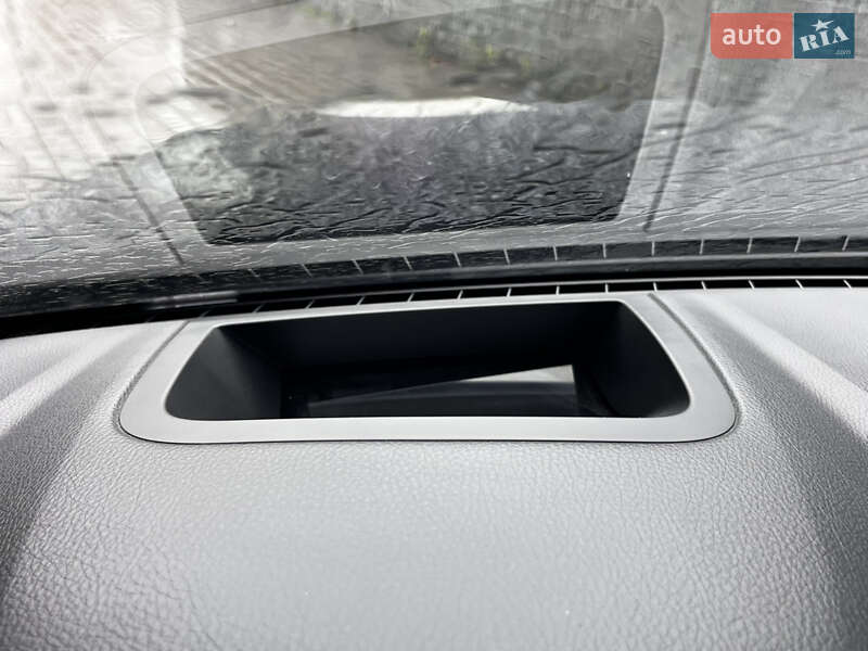 Седан BMW 5 Series 2011 в Луцке