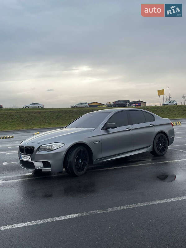 Седан BMW 5 Series 2012 в Львові
