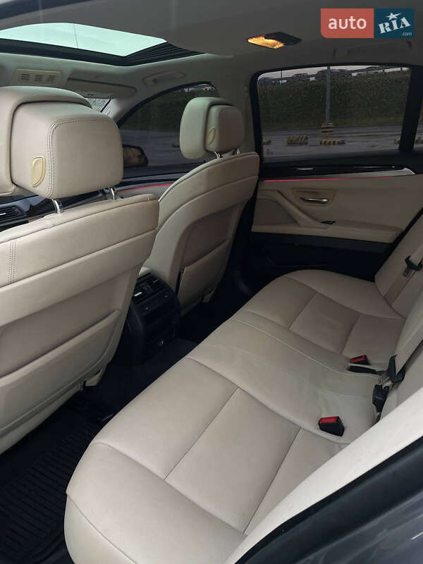 Седан BMW 5 Series 2012 в Львові