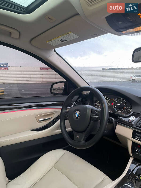 Седан BMW 5 Series 2012 в Львові