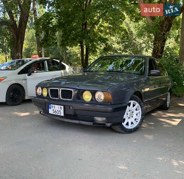 Седан BMW 5 Series 1992 в Хмельницком