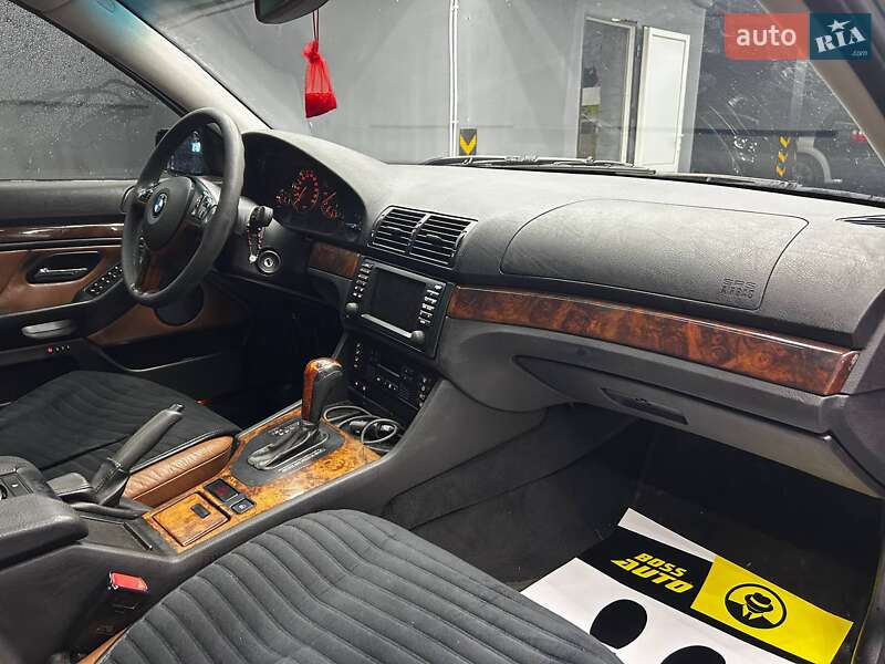 Седан BMW 5 Series 2002 в Чернівцях