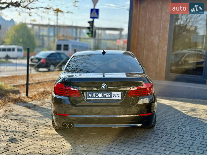 Седан BMW 5 Series 2011 в Чернівцях