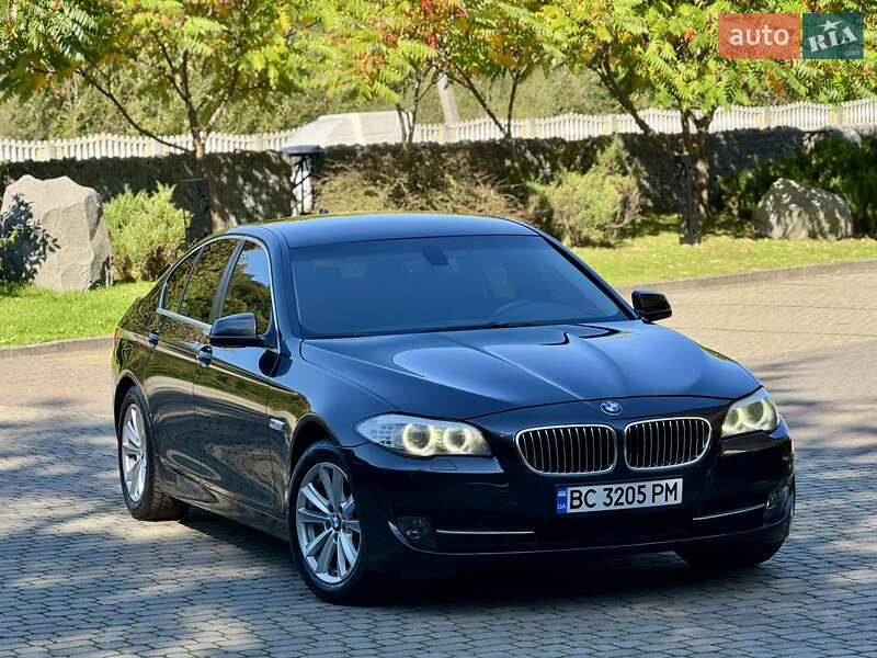Седан BMW 5 Series 2012 в Межгорье