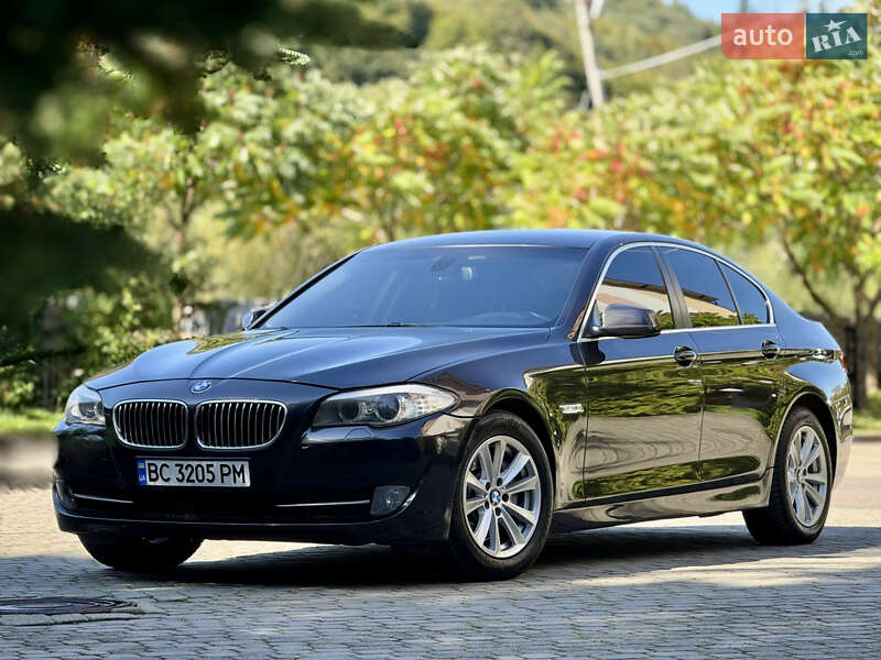 Седан BMW 5 Series 2012 в Межгорье