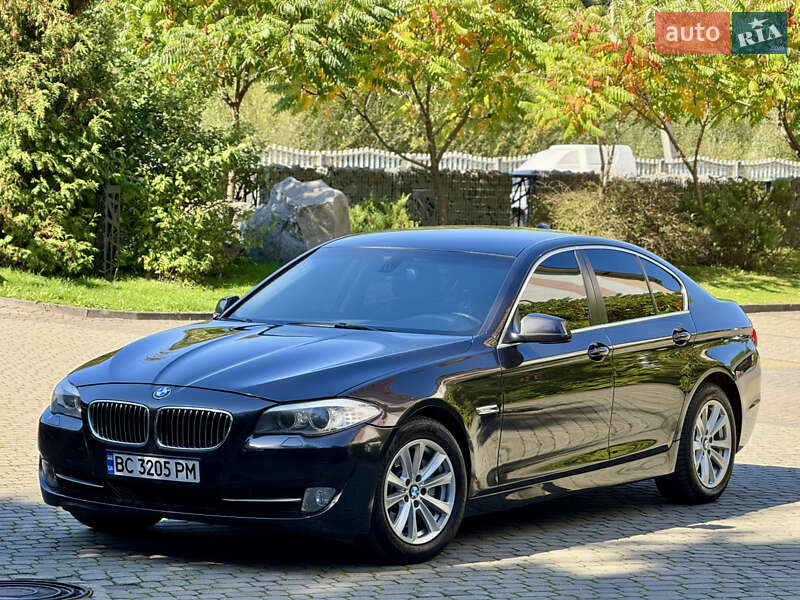 Седан BMW 5 Series 2012 в Межгорье