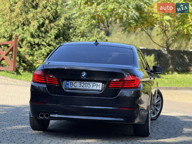 Седан BMW 5 Series 2012 в Межгорье