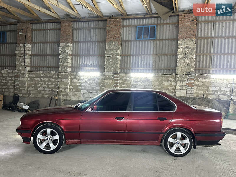 Седан BMW 5 Series 1991 в Тульчине