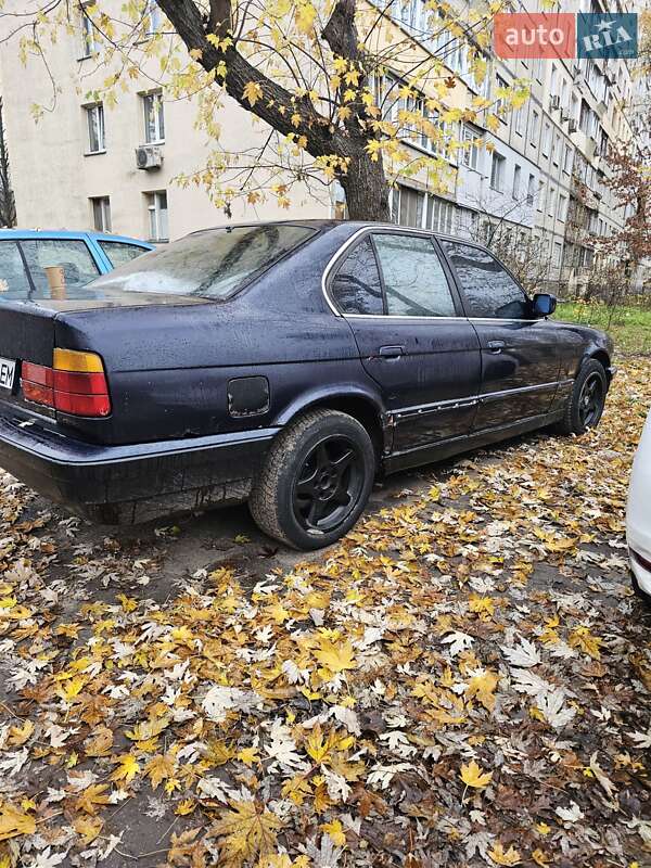 Седан BMW 5 Series 1989 в Киеве