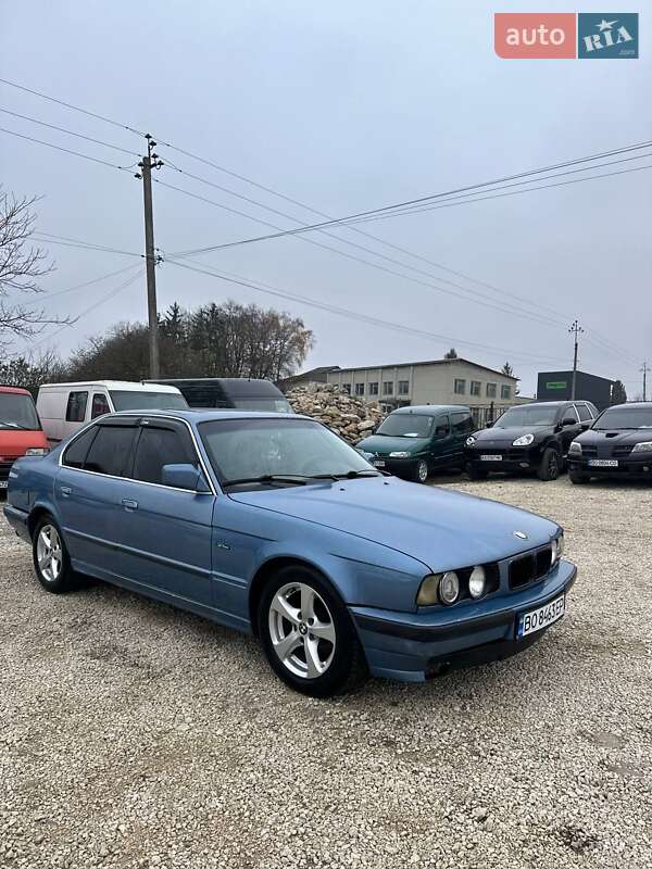 Седан BMW 5 Series 1989 в Шумске