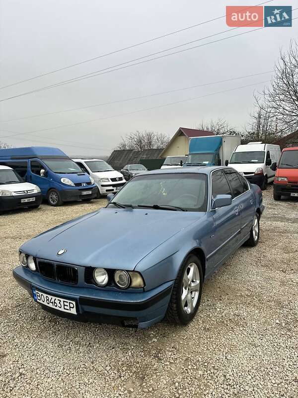 Седан BMW 5 Series 1989 в Шумске