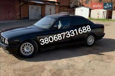 Седан BMW 5 Series 1990 в Бобровиці